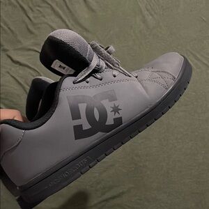 Chunky DC shoes ( Slightly Used )